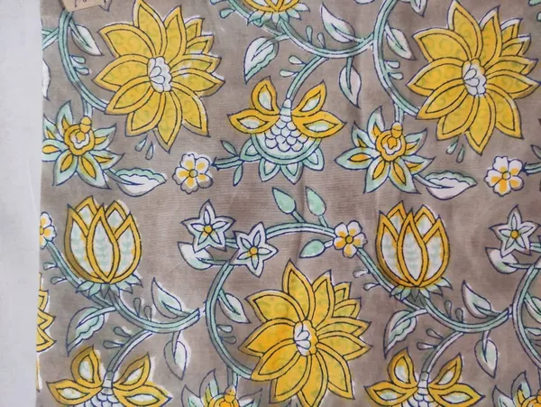 Hand_Block_Cotton_Fabric:_Mughal_Floral_Print,_44"_Wide