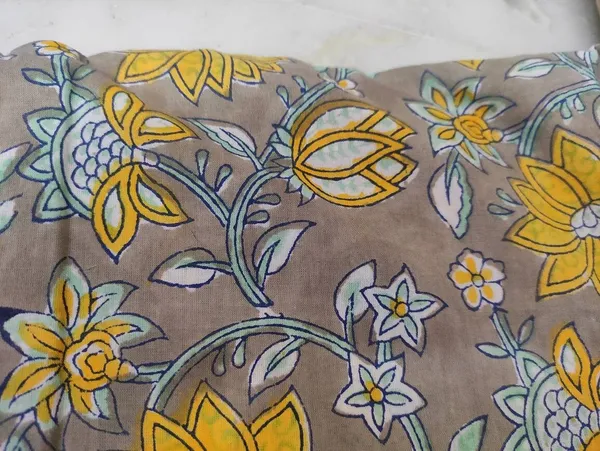 Hand_Block_Cotton_Fabric:_Mughal_Floral_Print,_44"_Wide