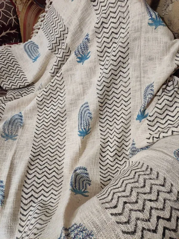 Hand_Woven_Mud_Cloth_Throw_Blanket:_Natural_Hand_Printed_Cotton,_Boho_Tassels