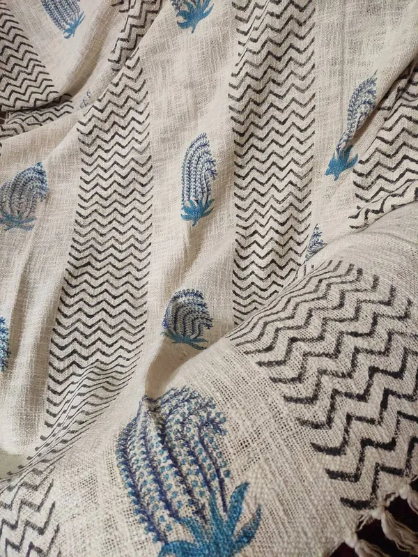 Hand_Woven_Mud_Cloth_Throw_Blanket:_Natural_Hand_Printed_Cotton,_Boho_Tassels