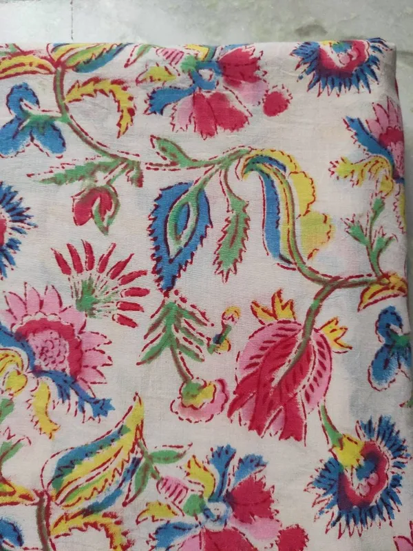 Hand_Block_Printed_Cotton_Fabric:_Mughal_Floral_Print,_44_Inches_Wide