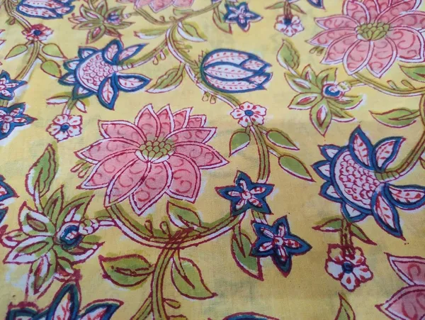 Hand_Block_Cotton_Fabric:_Mughal_Floral_Print,_44"_Wide