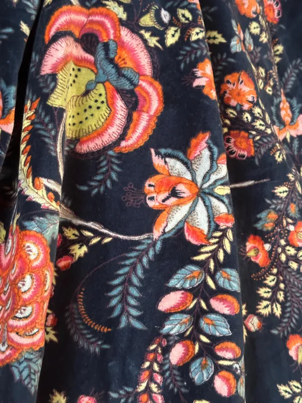 Floral_Print_Cotton_Velvet_Fabric:_Indian_Style_Upholstery,_Quilting
