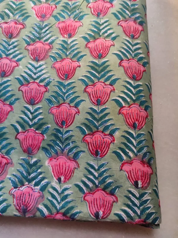 Floral_Hand_Block_Cotton_Fabric:_Mughal_Print,_44_Inches_Wide