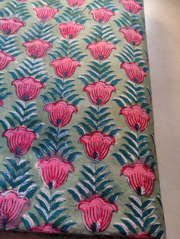 Floral_Hand_Block_Cotton_Fabric:_Mughal_Print,_44_Inches_Wide