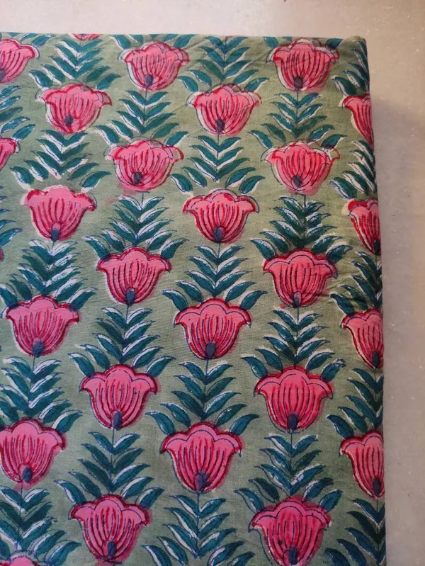 Floral_Hand_Block_Cotton_Fabric:_Mughal_Print,_44_Inches_Wide