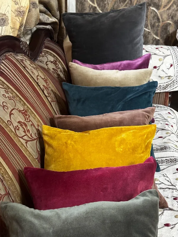 Soft_Velvet_Throw_Pillow,_Decorative_Cushion_Cover_Pack_Of_6