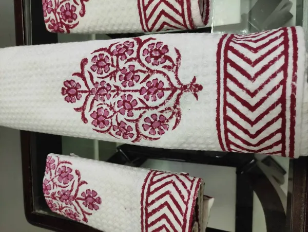 Waffle_Hand_Block_Print_Organic_Cotton_Towel_Set:_Bath_&_Hand_Towels