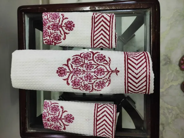 Waffle_Hand_Block_Print_Organic_Cotton_Towel_Set:_Bath_&_Hand_Towels