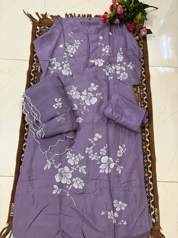 Lavender_Hosiery_Silk_3_Piece_Stiched_Suit_With_Dupatta_For_Women
