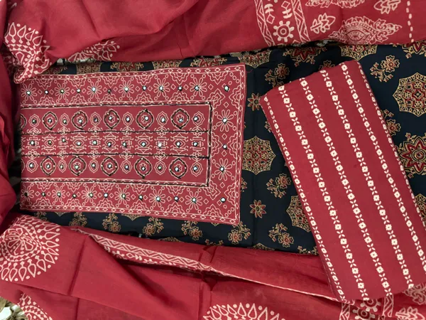 Red_And_Black_Colour_Cotton_Unstitched_Ajrak_Print_Suit_With_Dupatta_For_Women