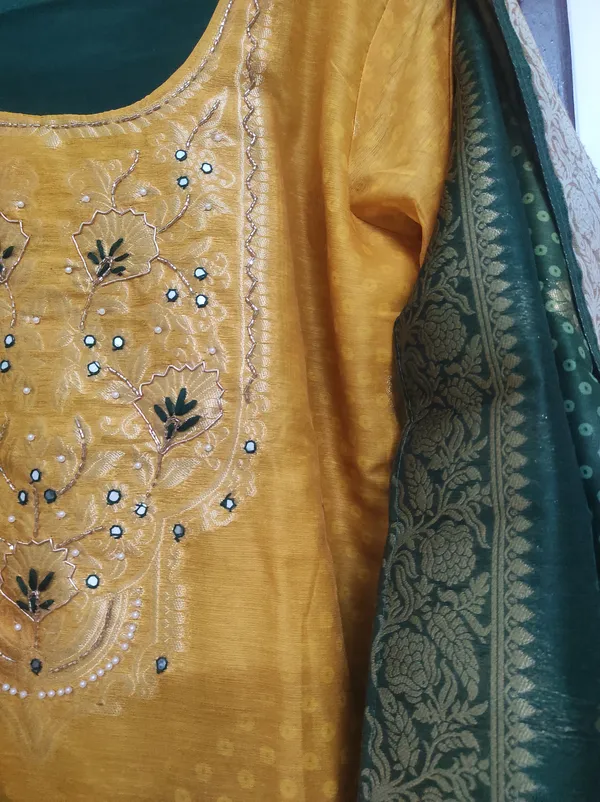 Yellow_Color_Silk_Stiched_3_Piece_Suit_Set_For_Women