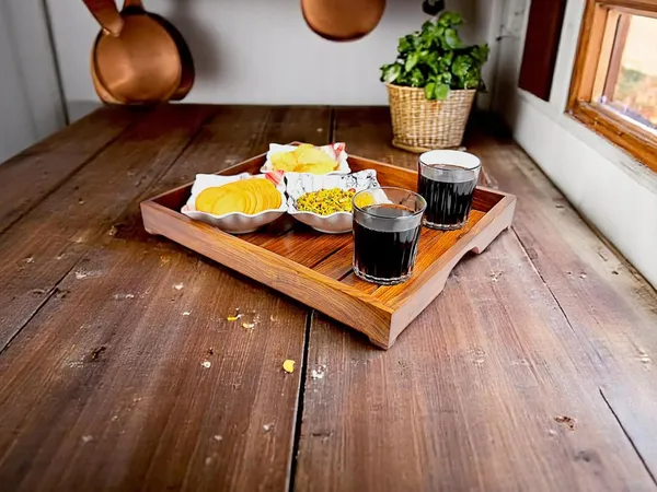 Wooden_Serving_Tray_With_Handles