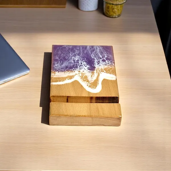Wooden_Phone_Stand_With_Resin_Art