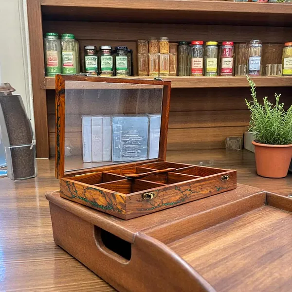 Wooden_Spice_Box_With_Glass_Lid