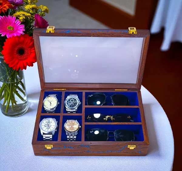 Wooden_Display_Case_With_Glass_Top