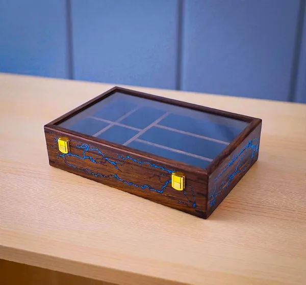 Wooden_Display_Case_With_Glass_Top