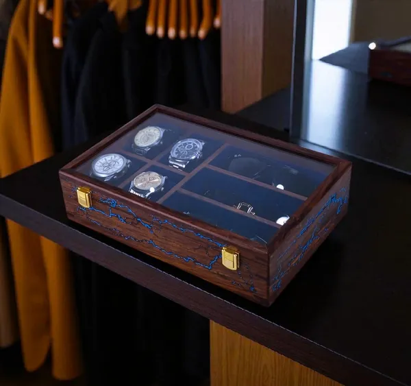 Wooden_Display_Case_With_Glass_Top