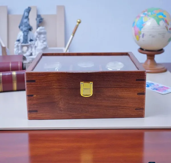 Wooden_Display_Case_For_Watches_And_Sunglasses