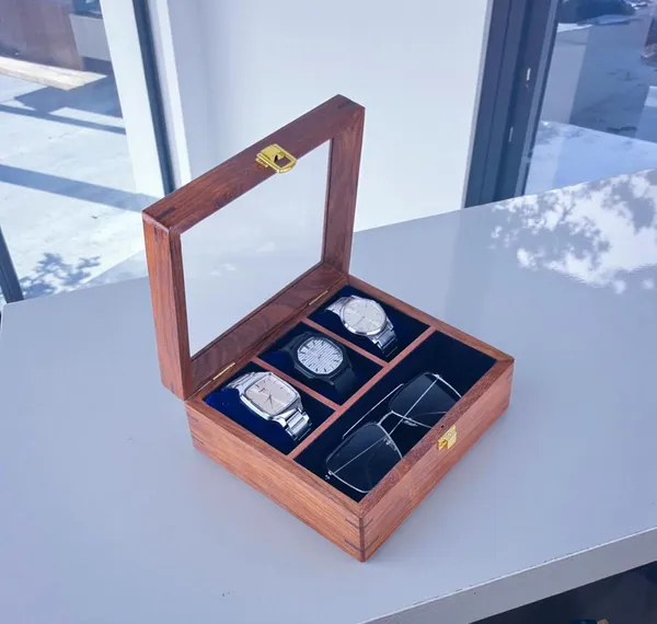 Wooden_Display_Case_For_Watches_And_Sunglasses