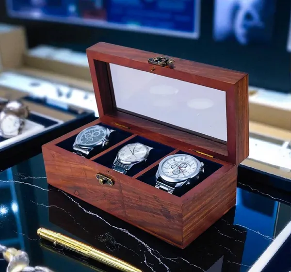 Wooden_Watch_Display_Box