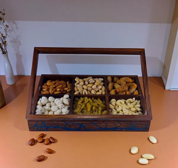 Wooden_Dry_Fruit_Box_With_Epoxy_Inlay