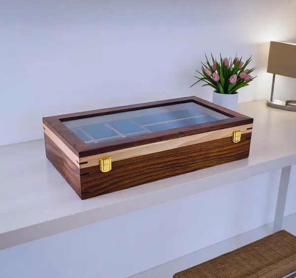 Wooden_Watch_Display_Box_With_Glass_Lid