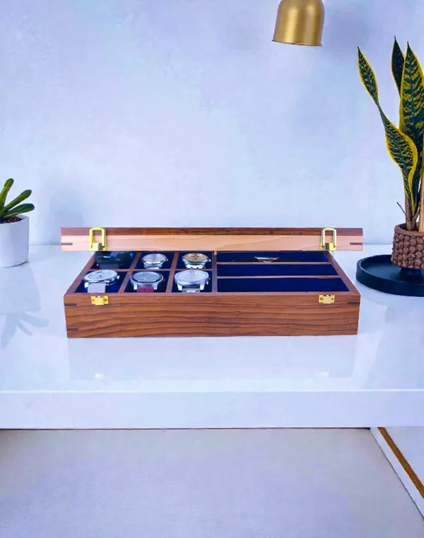 Wooden_Watch_Display_Box_With_Glass_Lid