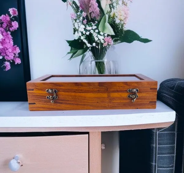 Wooden_Eyewear_Storage_Box_With_Glass_Display_Top