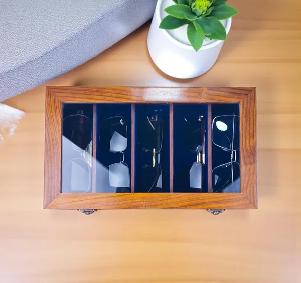 Wooden_Eyewear_Storage_Box_With_Glass_Display_Top