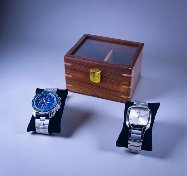 Wooden_Watch_Display_Box_With_Glass_Top