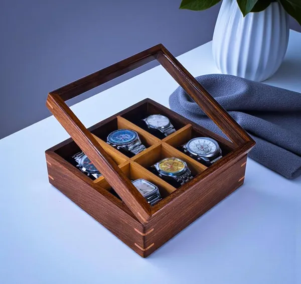 Wooden_Watch_Display_Box_With_Glass_Lid