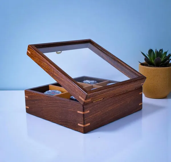Wooden_Watch_Display_Box_With_Glass_Lid