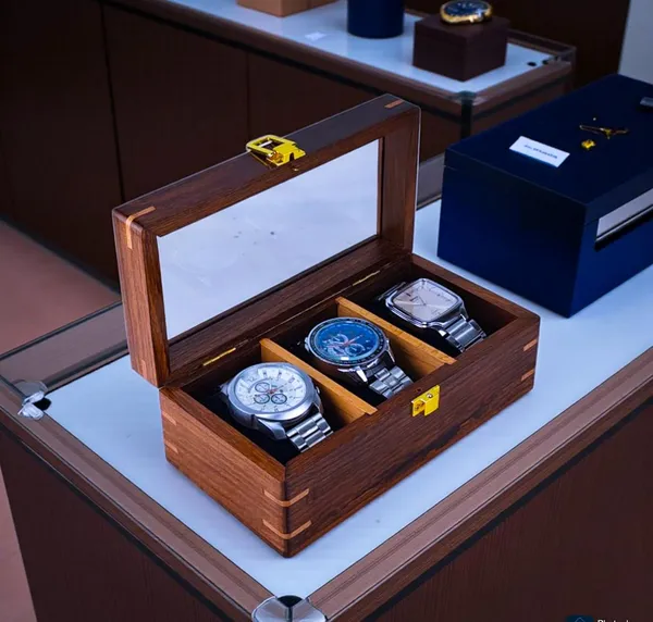Wooden_Watch_Display_Box