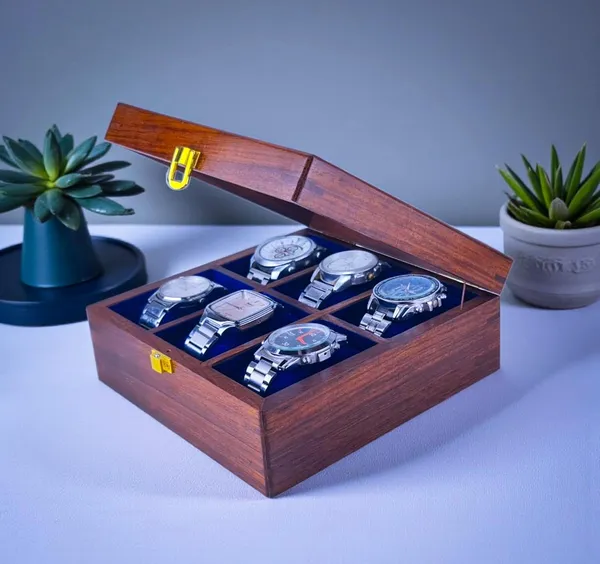 Wooden_Watch_Display_Box_With_Glass_Lid