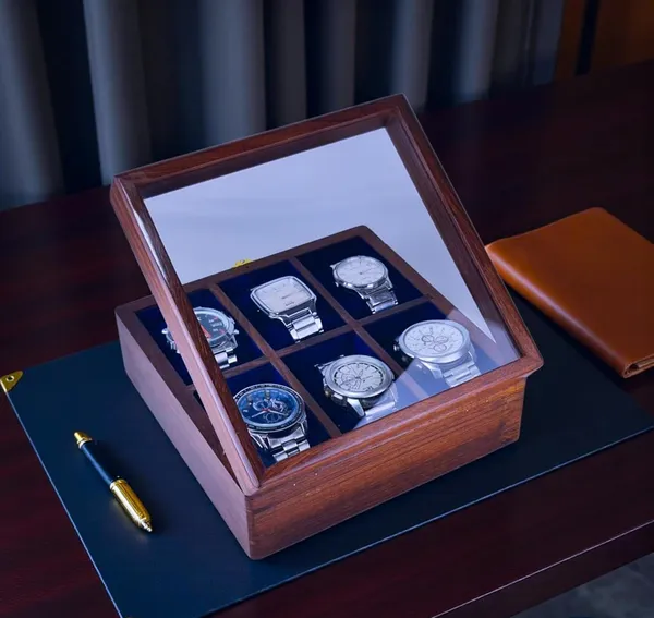 Wooden_Watch_Display_Box_With_Glass_Lid