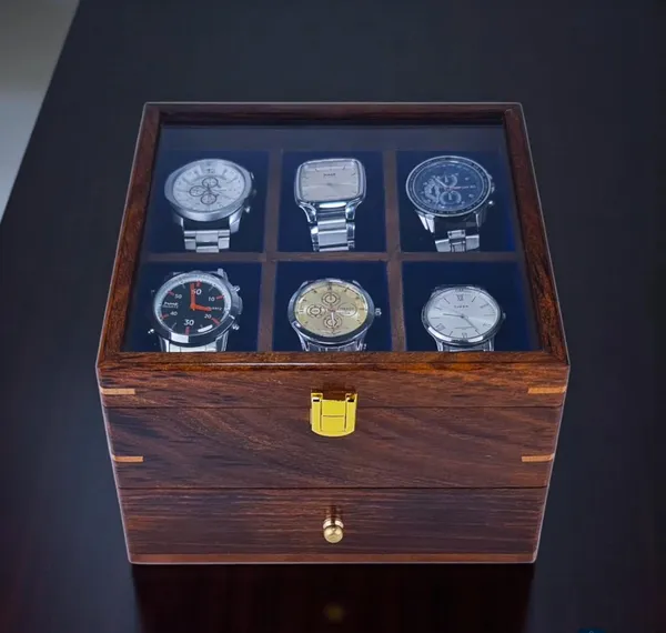 Wooden_Watch_And_Sunglasses_Display_Box_With_Glass_Top
