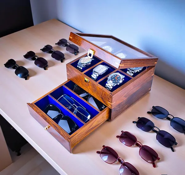 Wooden_Watch_And_Sunglasses_Display_Box_With_Glass_Top