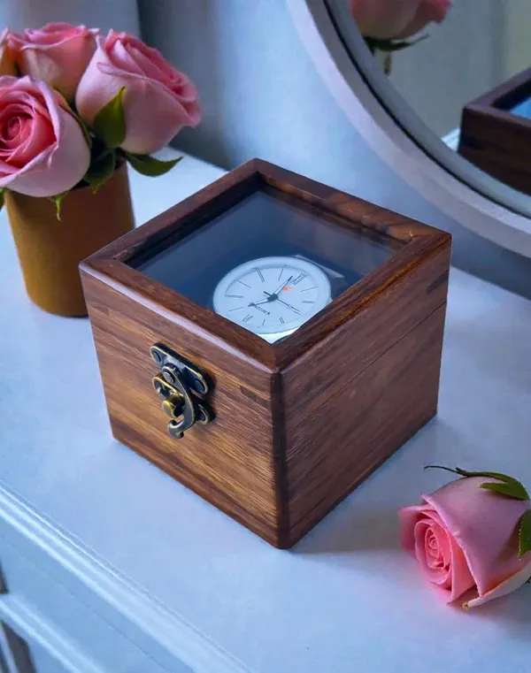 Wooden_Watch_Display_Box