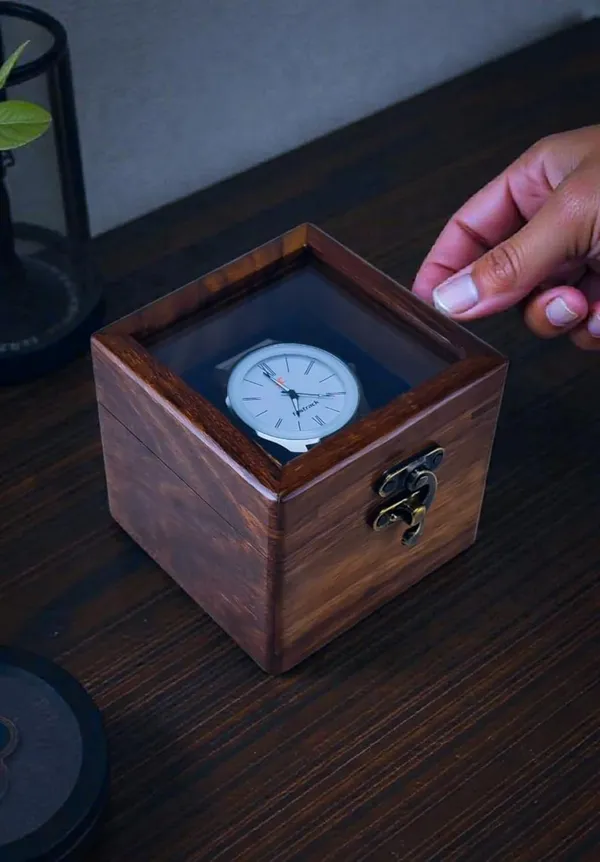 Wooden_Watch_Display_Box
