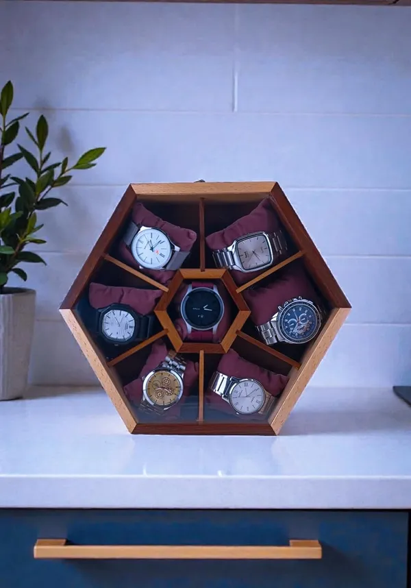 Wooden_Watch_Box_With_Cushioned_Compartments