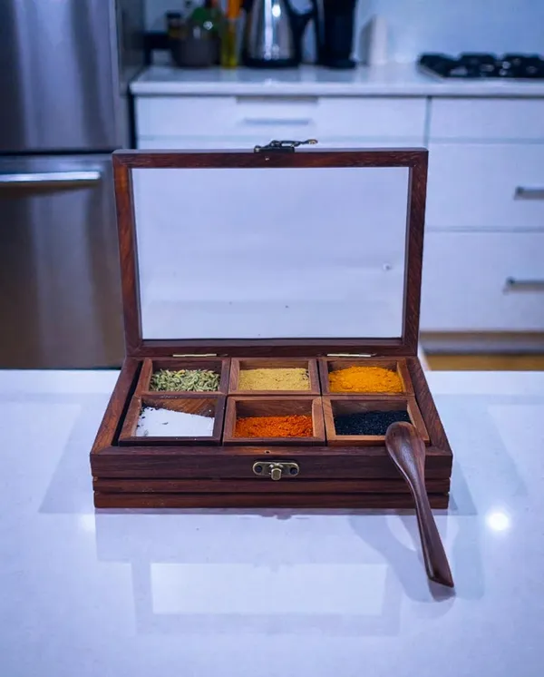 Wooden_Spice_Box_With_Glass_Lid