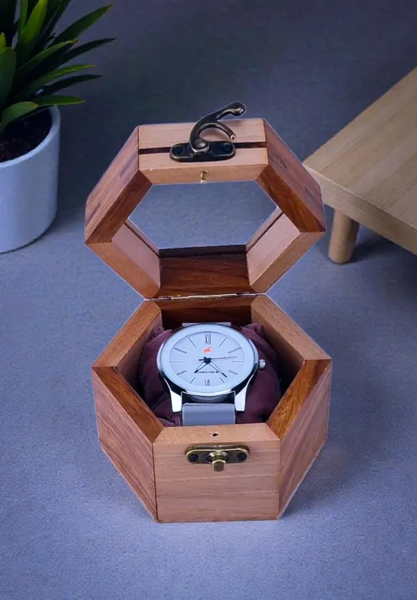 Wooden_Watch_Box_With_Glass_Top