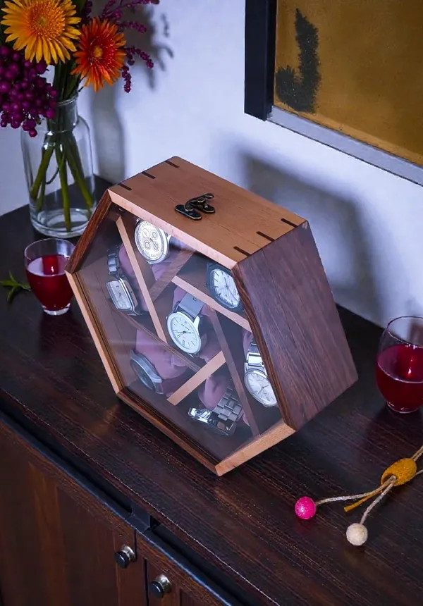 Watch_Box_With_Glass_Lid