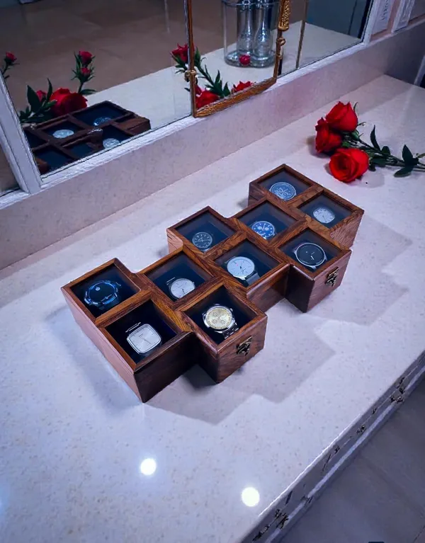Wooden_Watch_Box_With_Glass_Lid