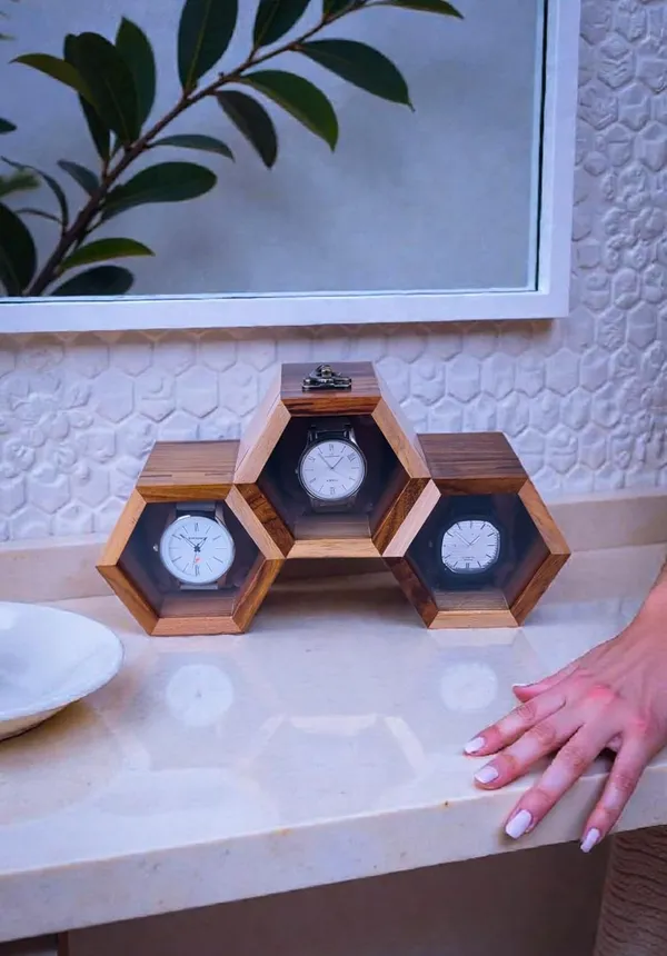 Wooden_Watch_Box_With_Display_Stand