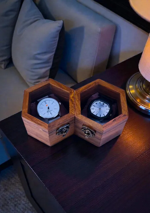 Wooden_Watch_Box_With_Glass_Top