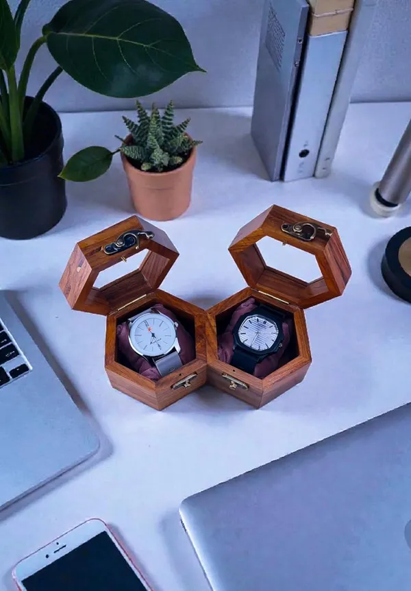 Wooden_Watch_Box_With_Glass_Top