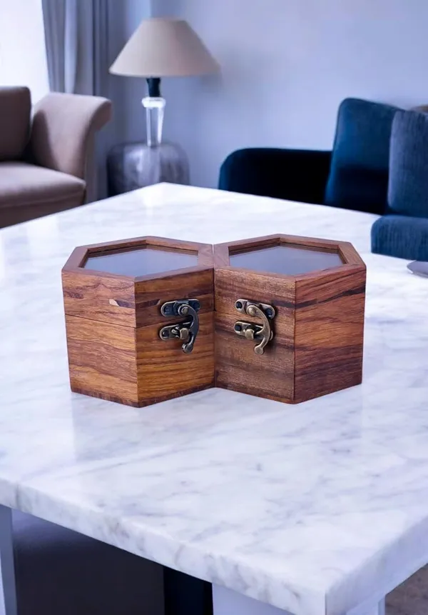 Wooden_Watch_Box_With_Glass_Top