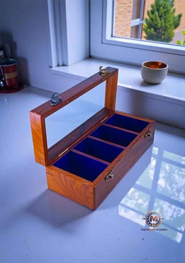 Wooden_Watch_Box_With_Glass_Lid